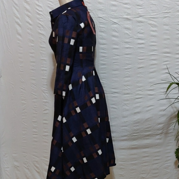 Buttoned top flare dress - Picture 2 of 7